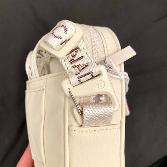 Lululemon Team Canada 22 Future Legacy Crossbody Bag - Picture 9 of 13